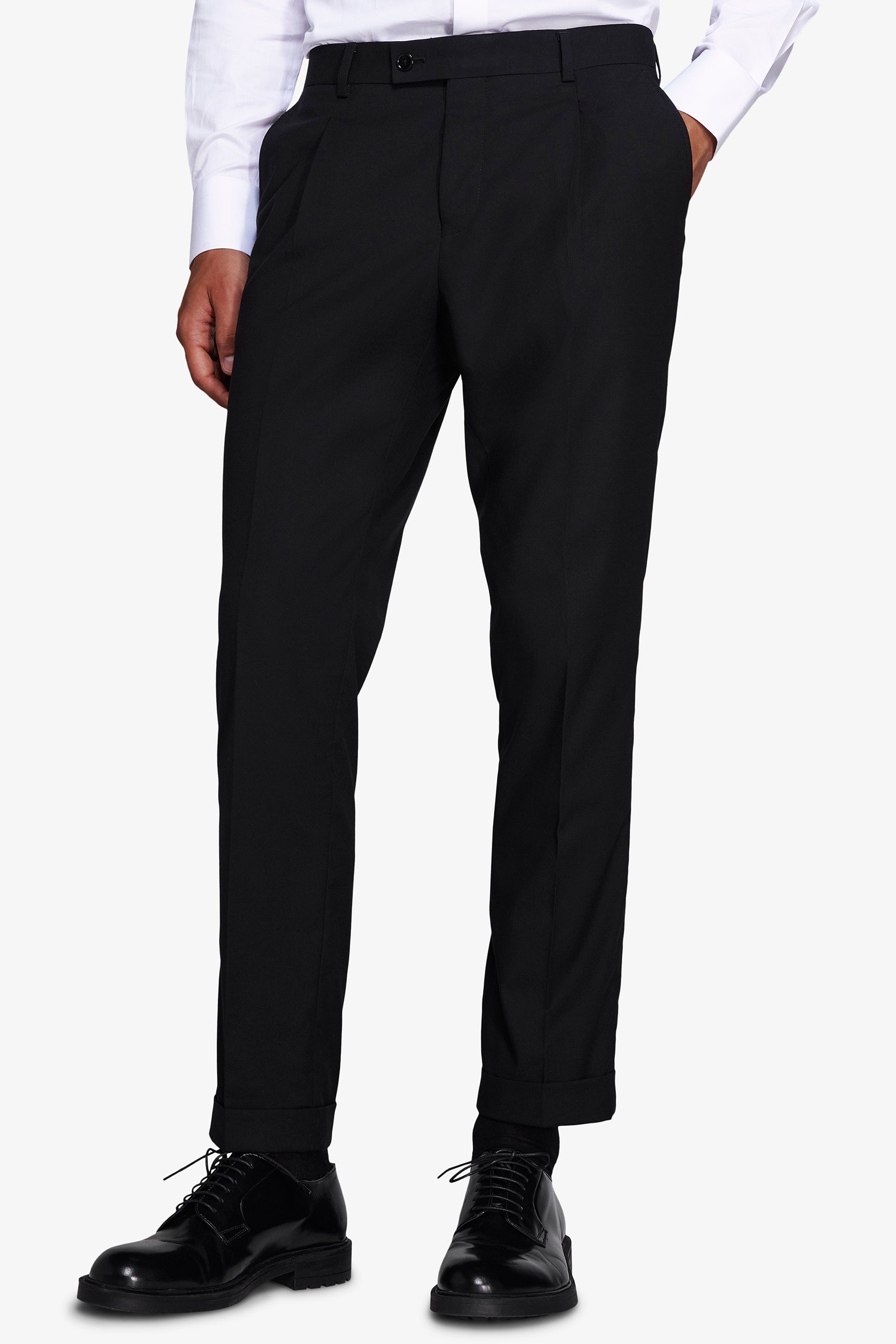 Pantalones clásicos con pinzas negro