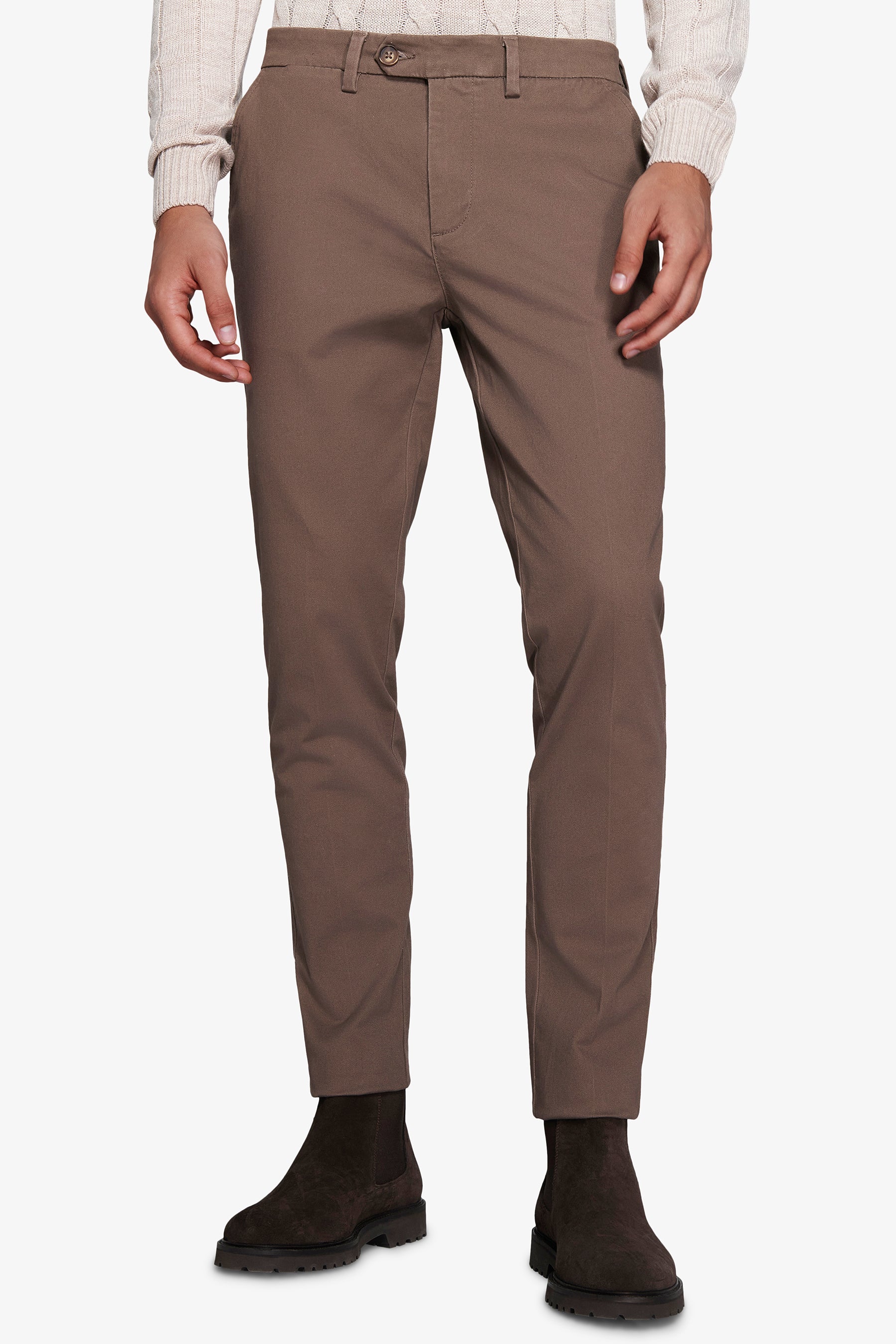 Pantalón chino de gabardina color beige