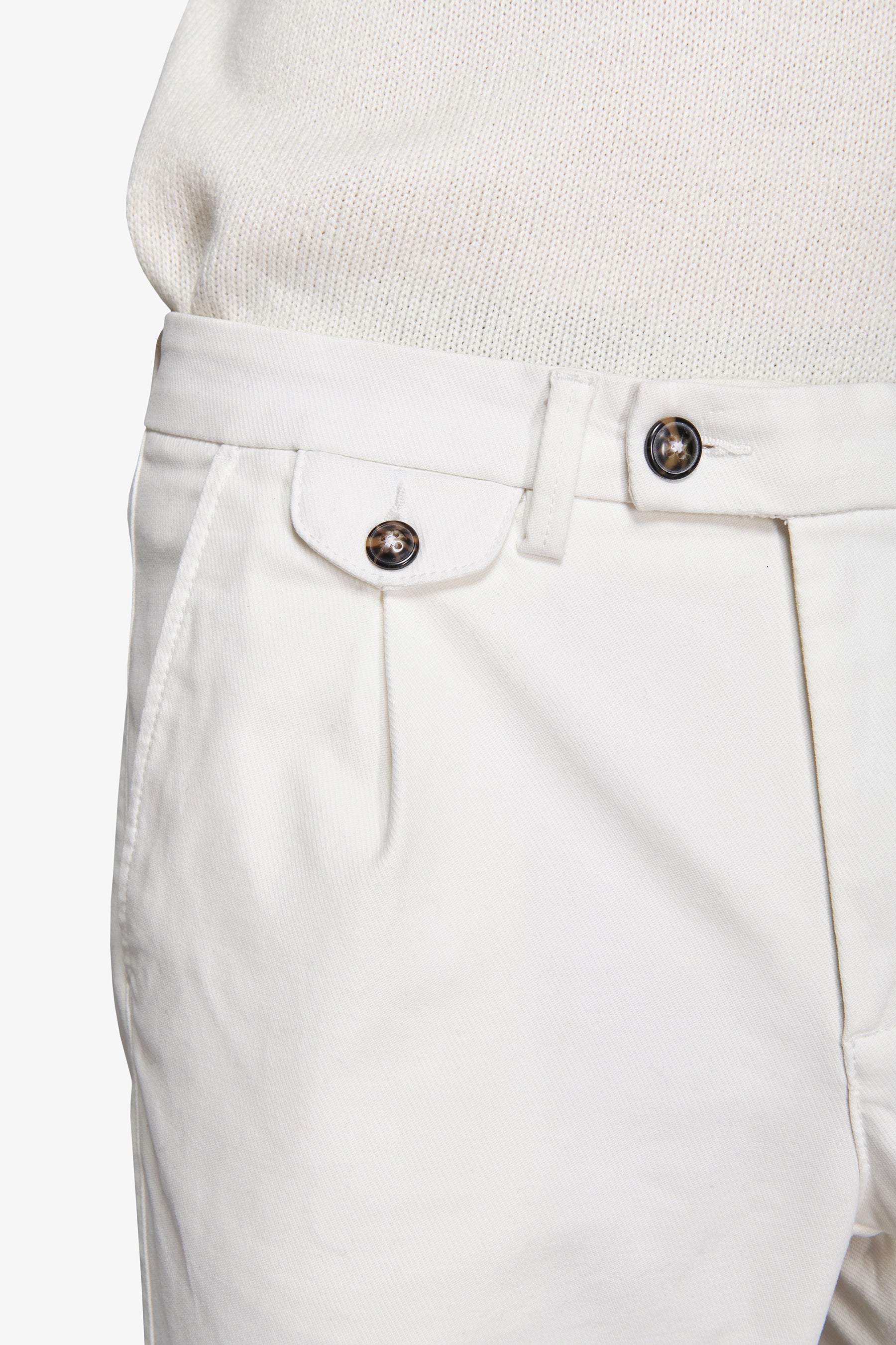 Pantalón de sarga de algodón elástico azul y blanco roto