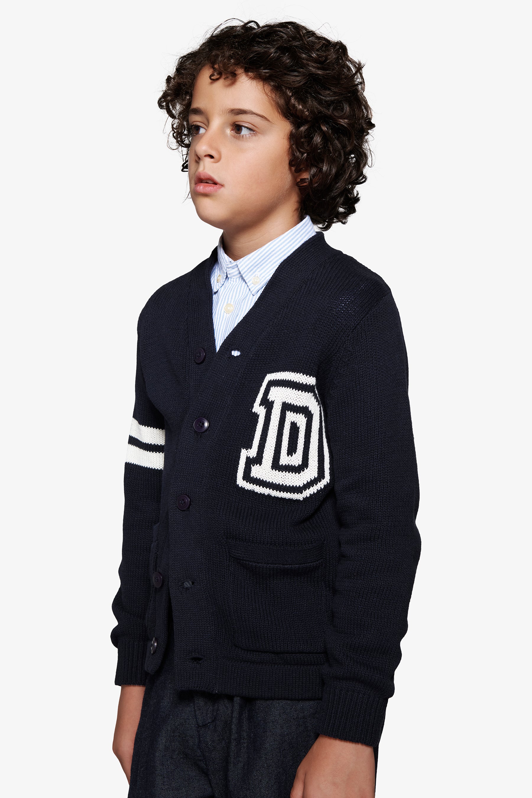 Cárdigan azul con cuello en V para niños