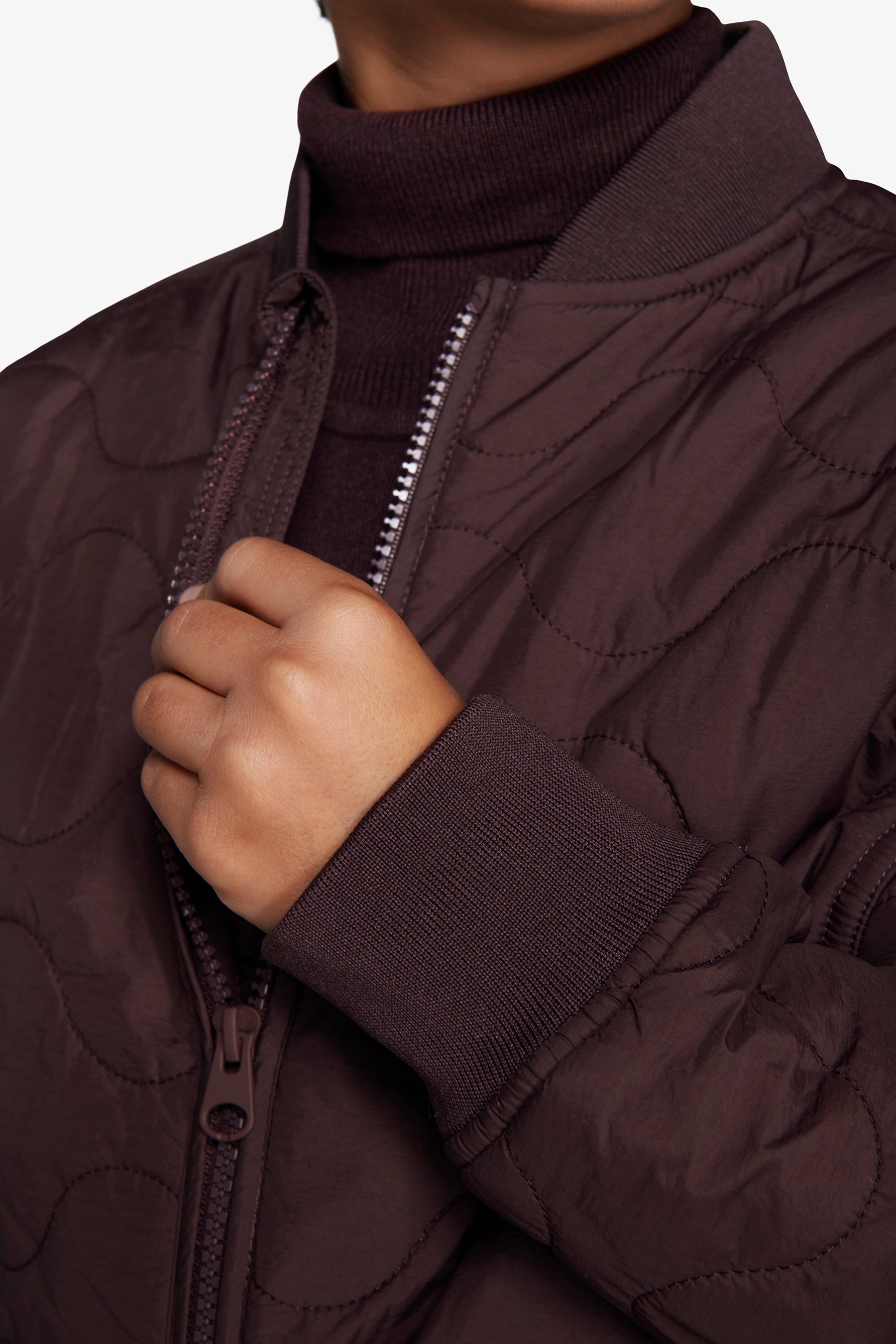 Cazadora bomber con pespunteado en forma de ondas horizontales burdeos Kids