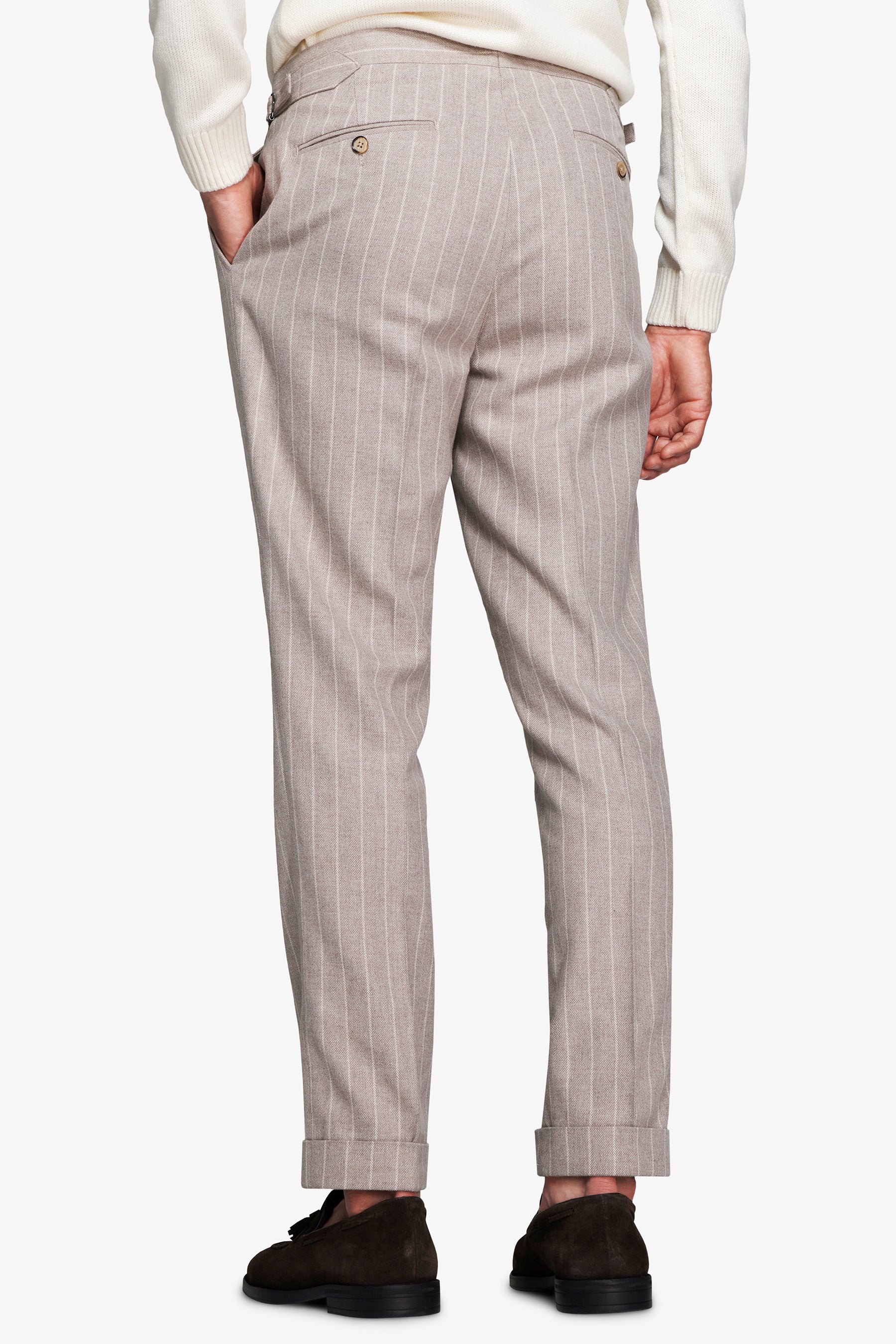 Pantalón de raya diplomática gris tórtola