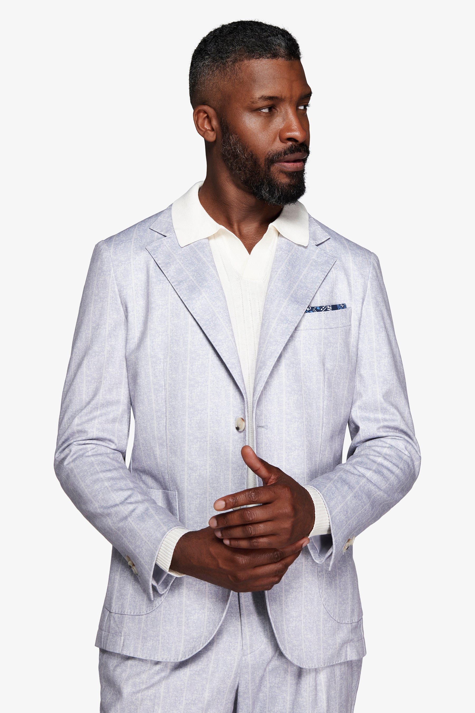 Veste bleu clair à fines rayures