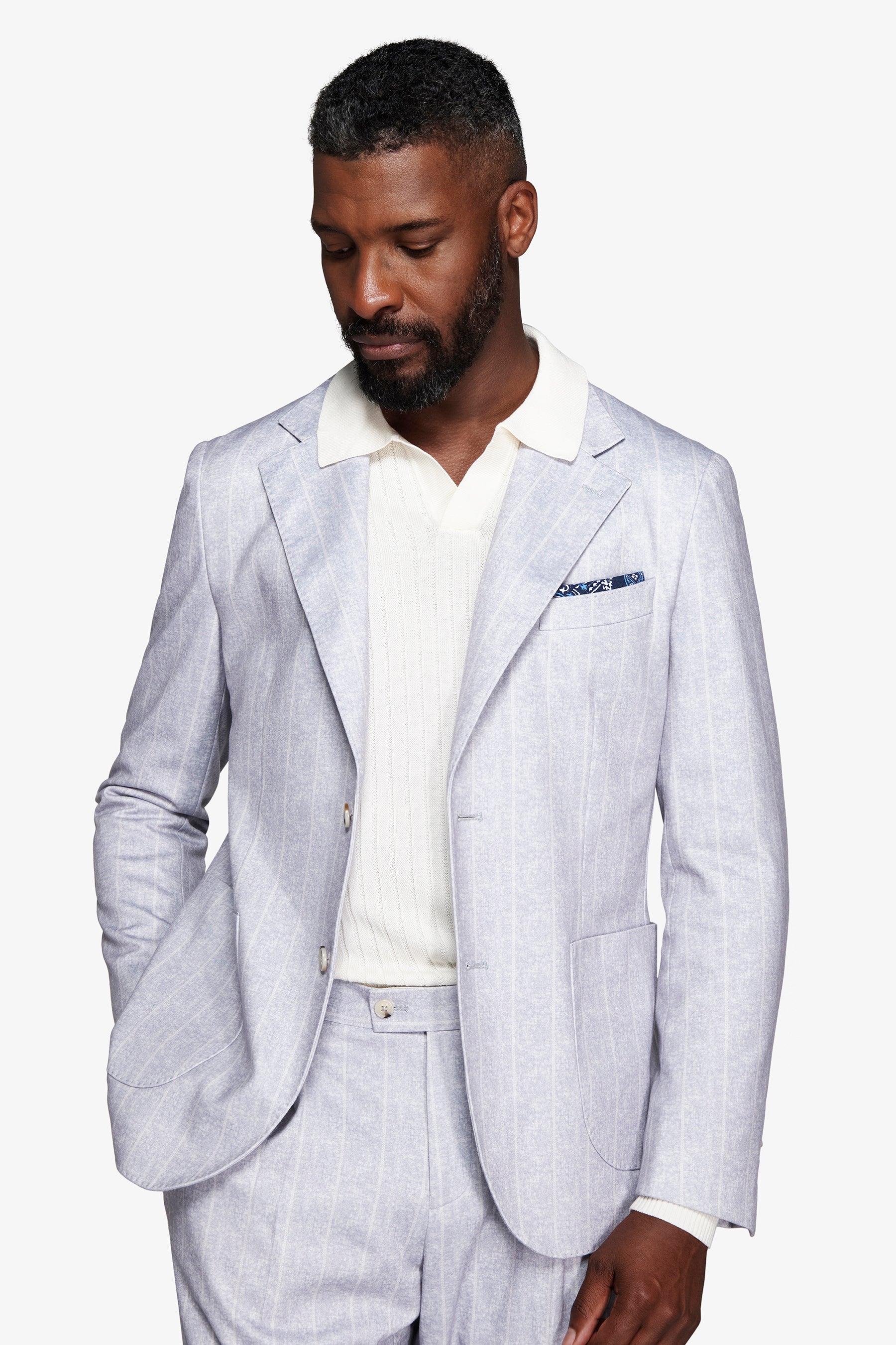 Veste bleu clair à fines rayures