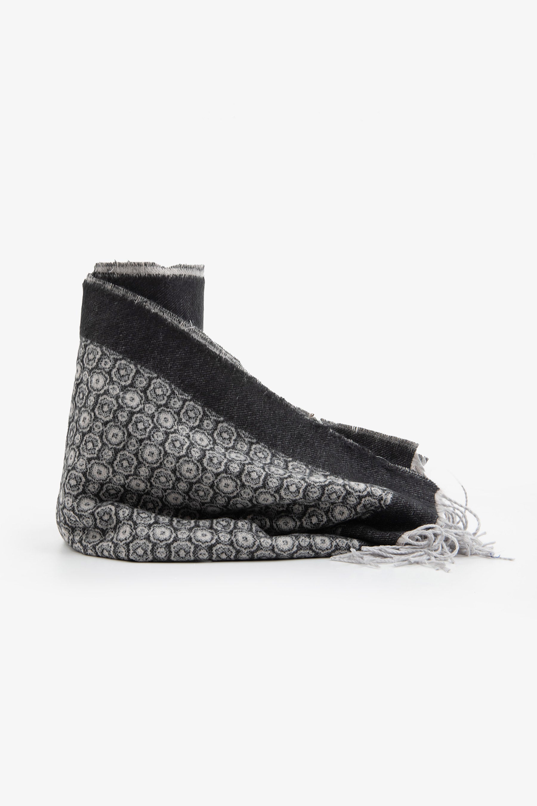 Pashmina diseño geométrico negro